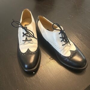 Saddle shoes